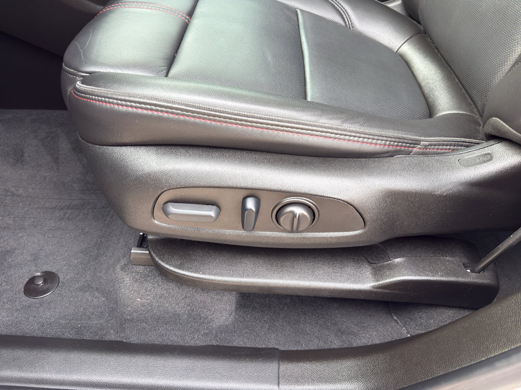 Used 2023 Chevrolet Traverse RS w/ LPO, Floor Liner Package image 16