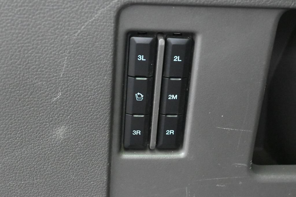 Used 2019 Ford Expedition XLT w/ Equipment Group 202A RWD image 40