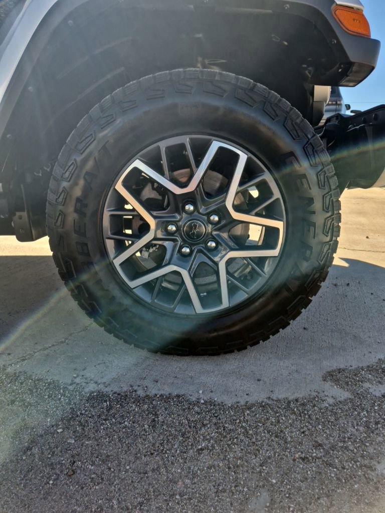 Used 2024 Jeep Wrangler Sahara w/ Technology Group image 11