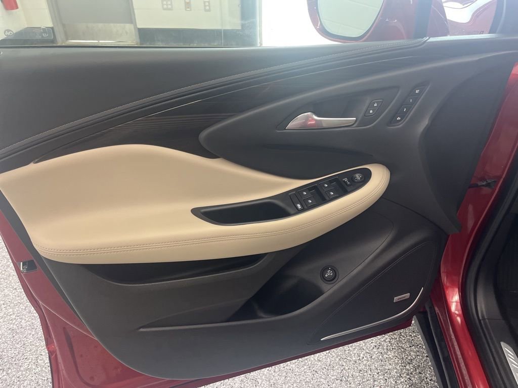 Used 2020 Buick Envision Premium AWD/4WD image 11