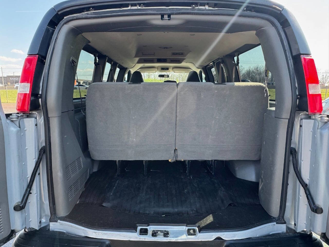 Used 2019 Chevrolet Express 2500 LS w/ Driver Convenience Package image 23