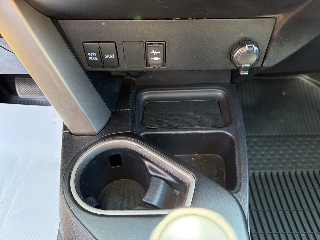 Used 2018 Toyota RAV4 LE w/ All Weather Liner Package image 19