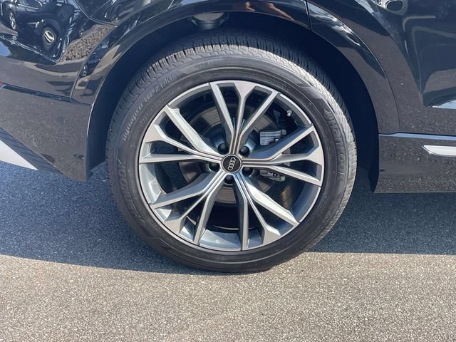 Certified 2025 Audi Q8 Prestige AWD/4WD image 9
