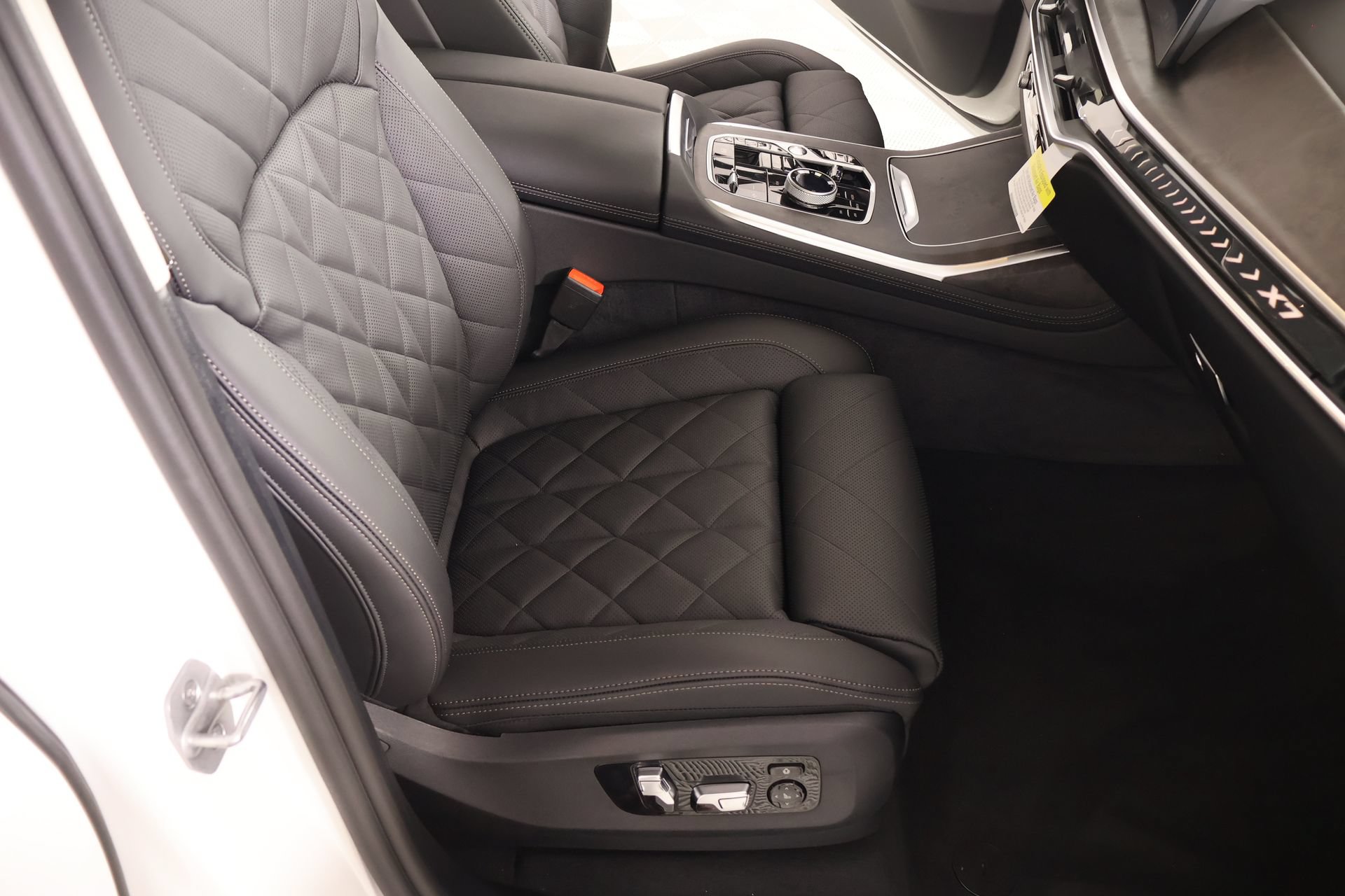 New 2027 BMW X7 xDrive40i AWD/4WD image 14