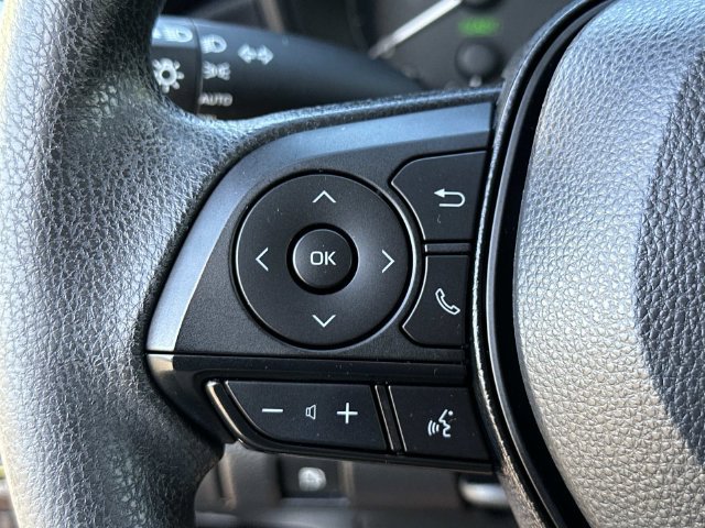 Used 2025 Toyota Corolla LE FWD image 8