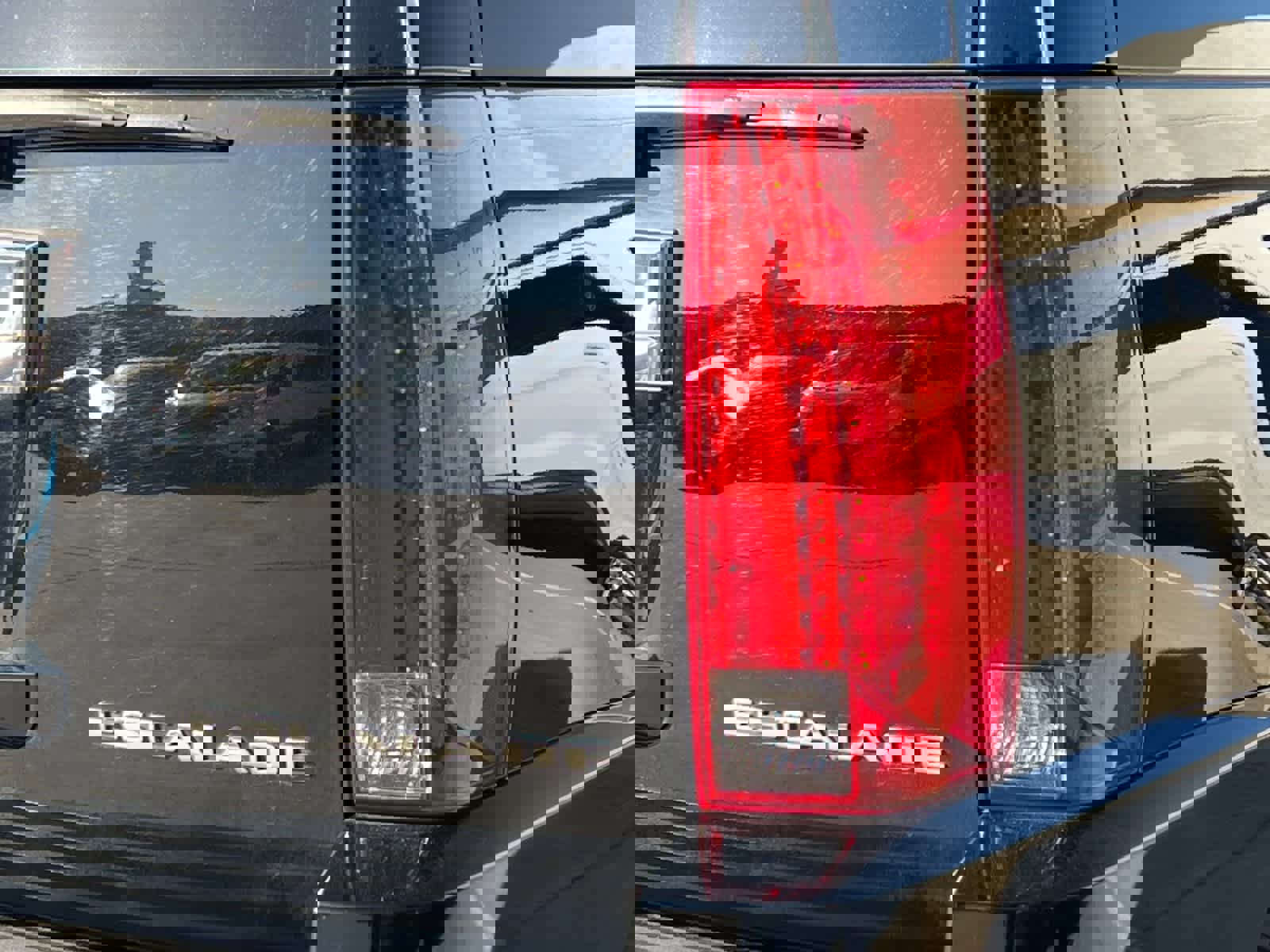 Used 2014 Cadillac Escalade Luxury image 27