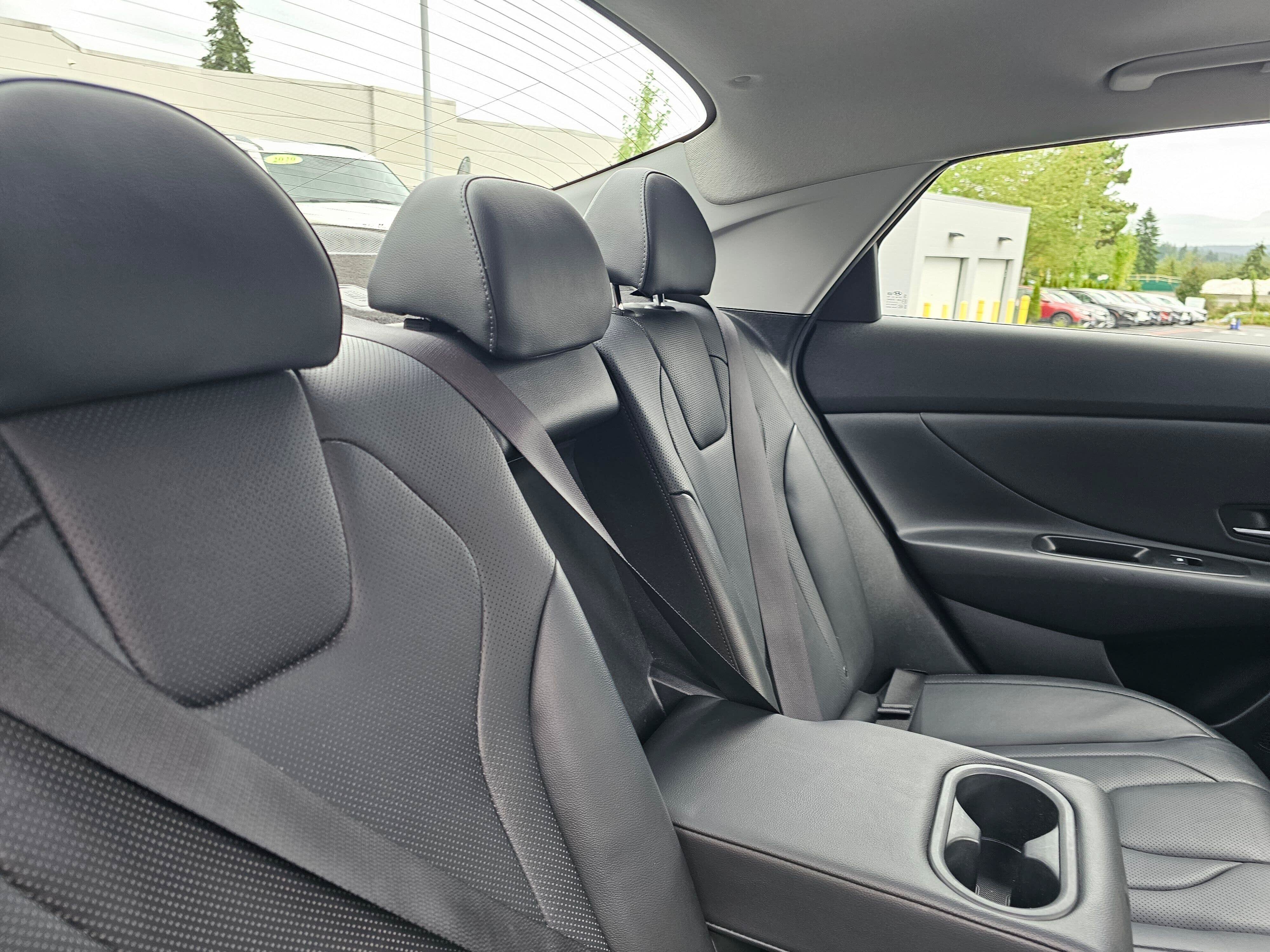 Used 2023 Hyundai Elantra Limited FWD image 12