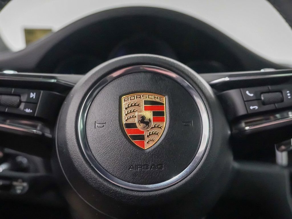 Certified 2025 Porsche Macan image 27