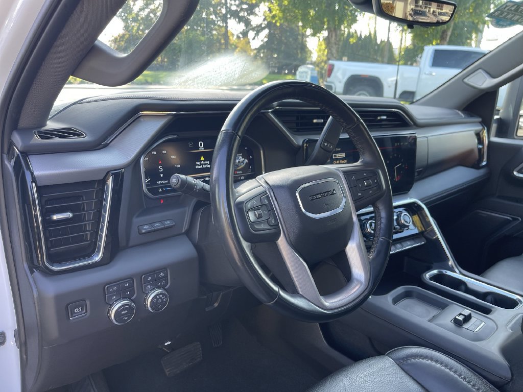 Used 2025 GMC Sierra 3500 Denali w/ Technology Package AWD/4WD image 10