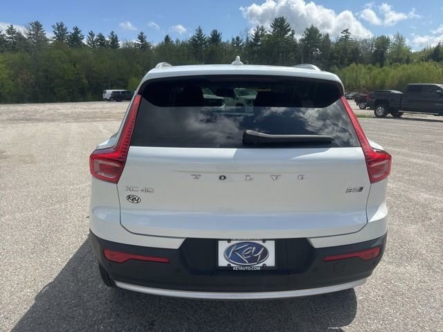 Used 2023 Volvo XC40 B5 Plus w/ Climate Package AWD/4WD image 5