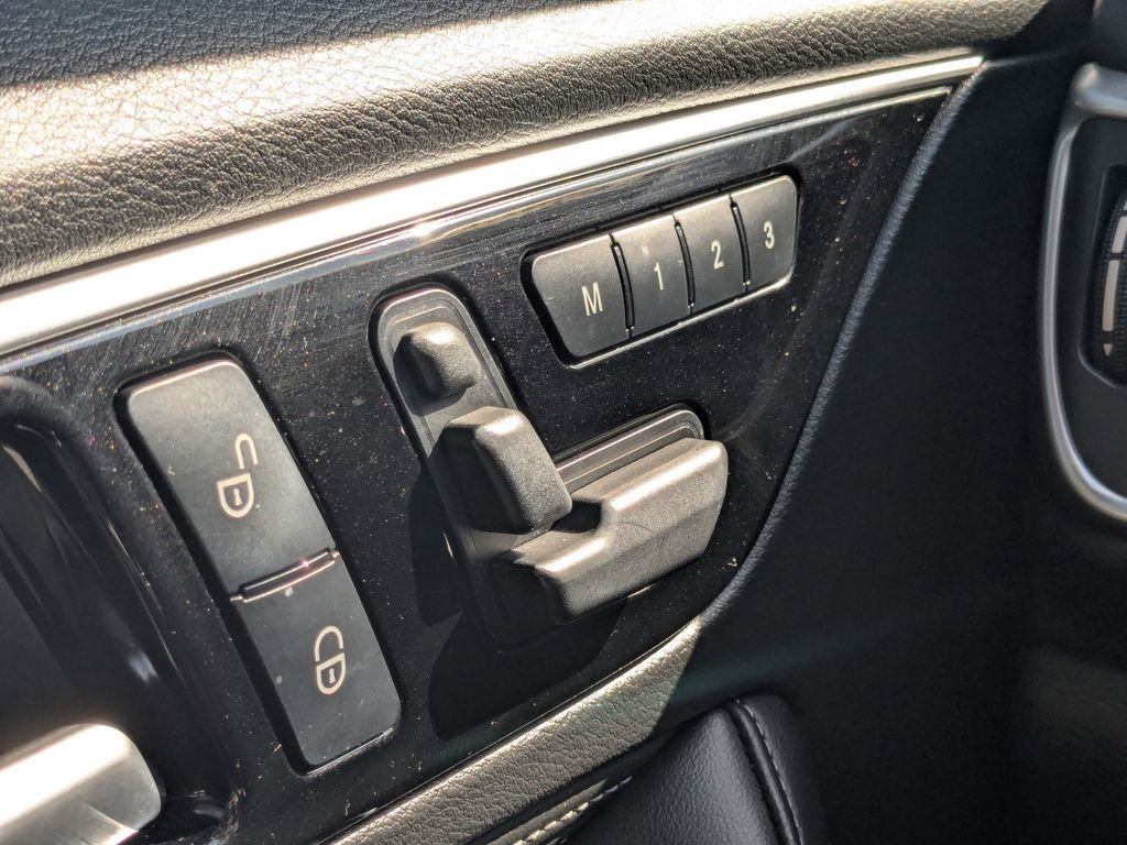 Used 2018 INFINITI QX30 image 12