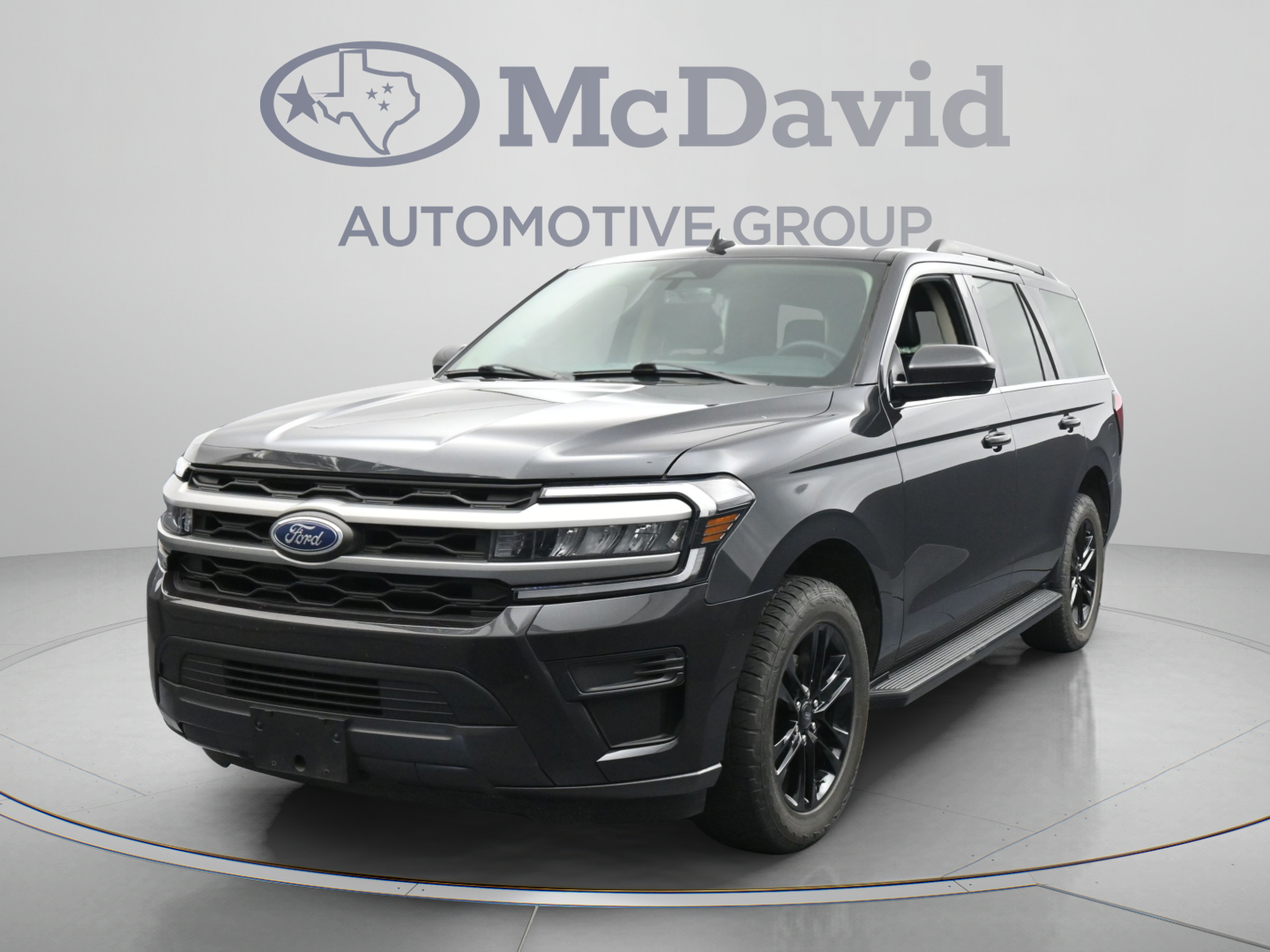 Used 2024 Ford Expedition XLT RWD image 4