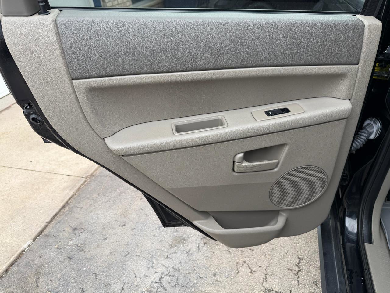 Used 2006 Jeep Grand Cherokee Laredo image 14