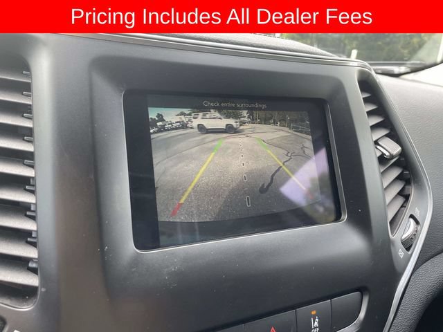 Used 2021 Jeep Cherokee Latitude Plus AWD/4WD image 30