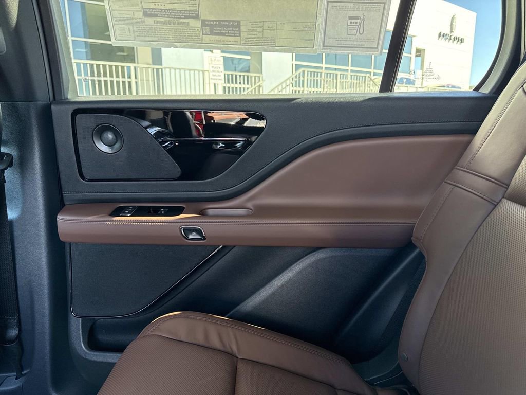 New 2026 Lincoln Aviator Reserve AWD/4WD image 15