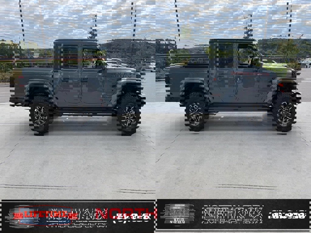 New 2025 Jeep Gladiator Mojave w/ Safety Group image 21