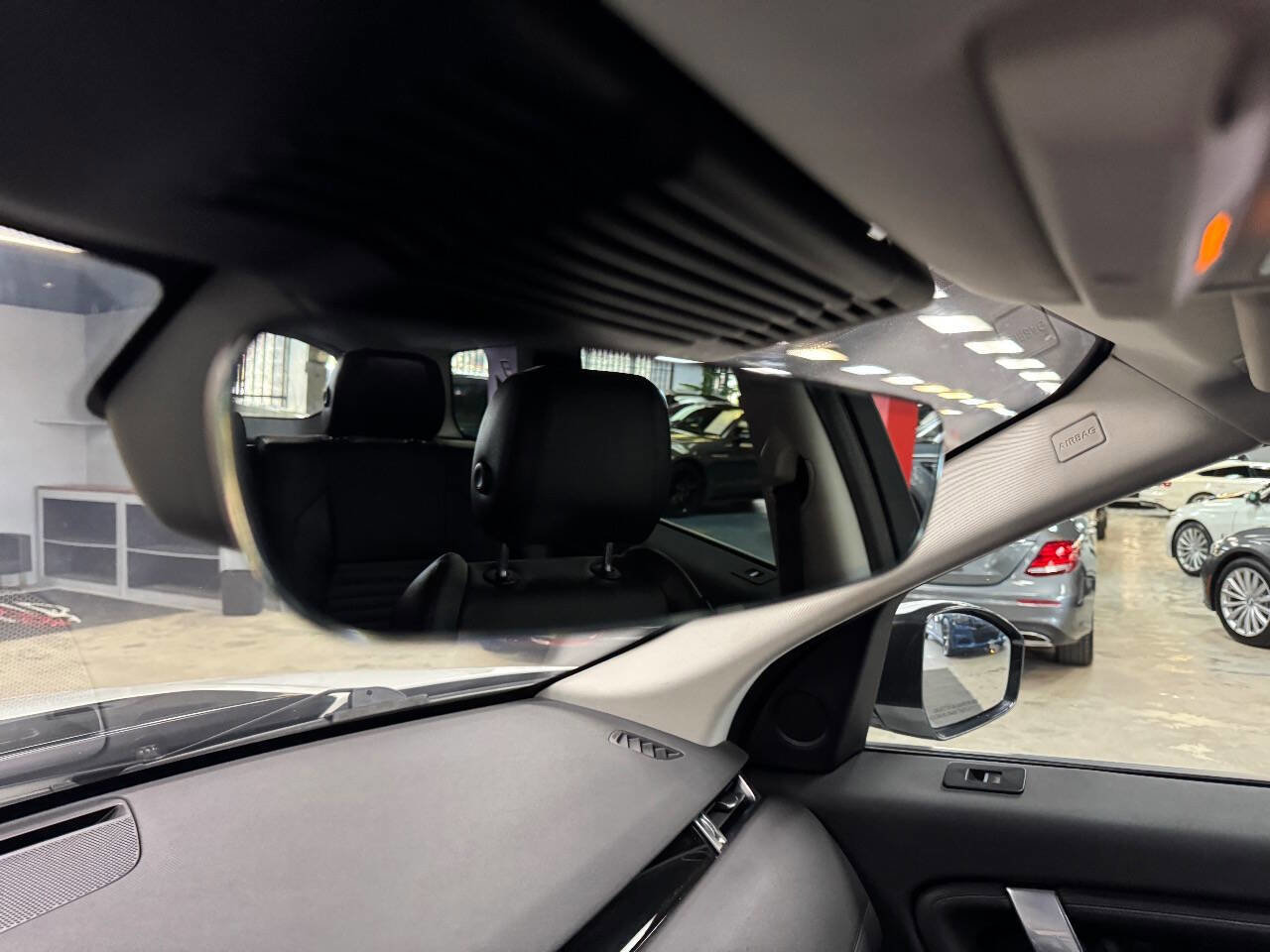 Used 2021 Land Rover Discovery Sport S image 28