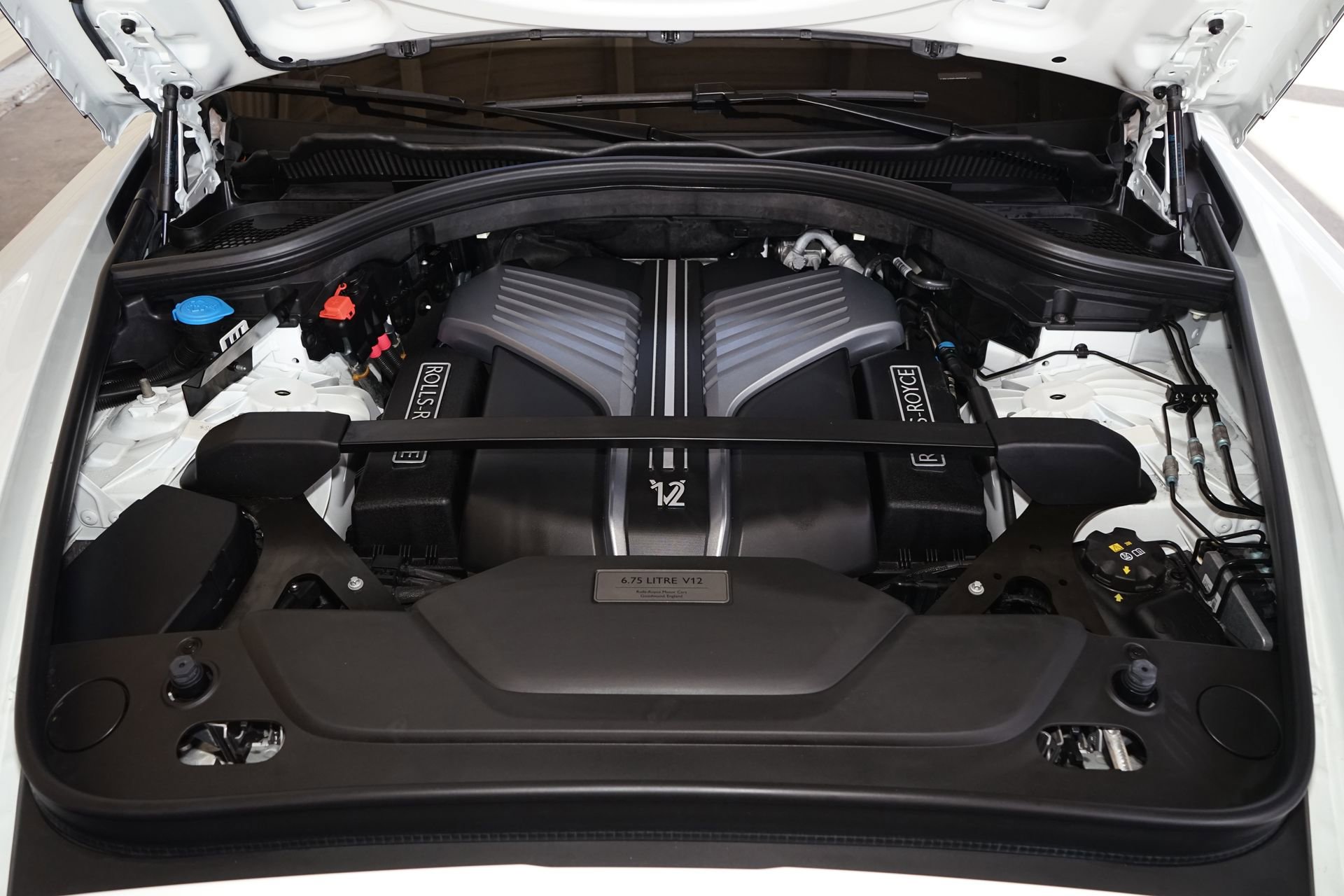 Used 2025 Rolls-Royce Cullinan Black Badge w/ Leather Finishing Pack image 44