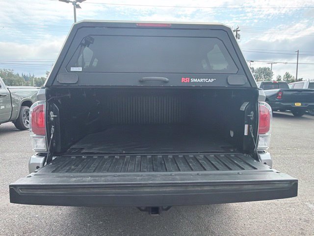 Used 2020 Toyota Tacoma TRD Off-Road w/ Technology Package AWD/4WD image 15