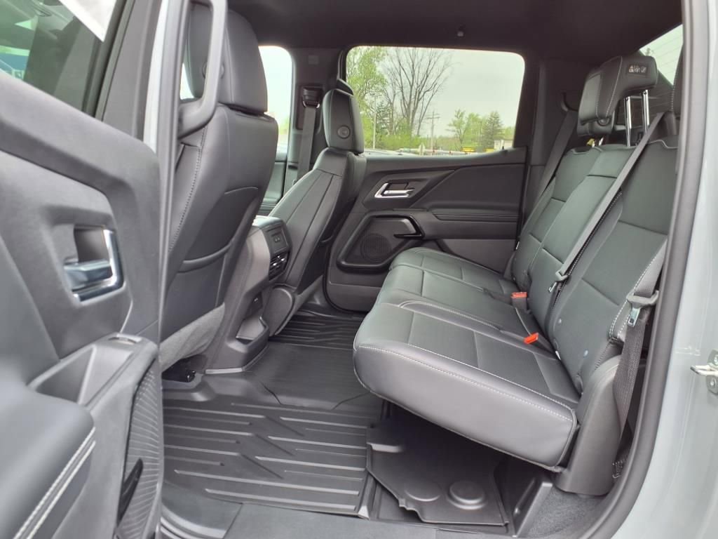 New 2025 Chevrolet Silverado EV LT image 12