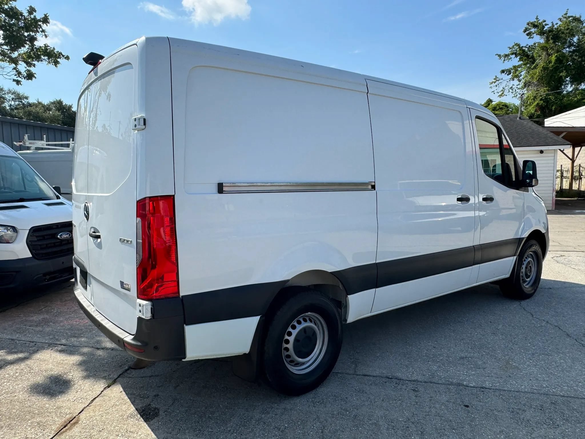 Used 2022 Mercedes-Benz Sprinter 1500 image 11