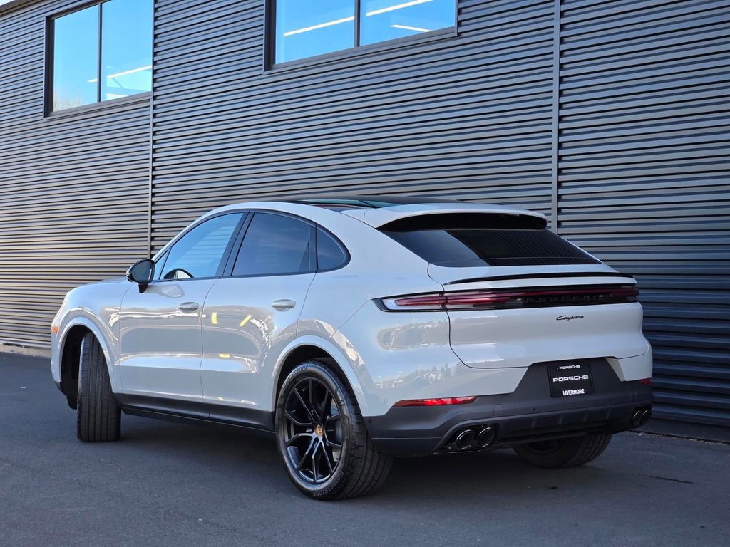 New 2026 Porsche Cayenne Coupe image 3