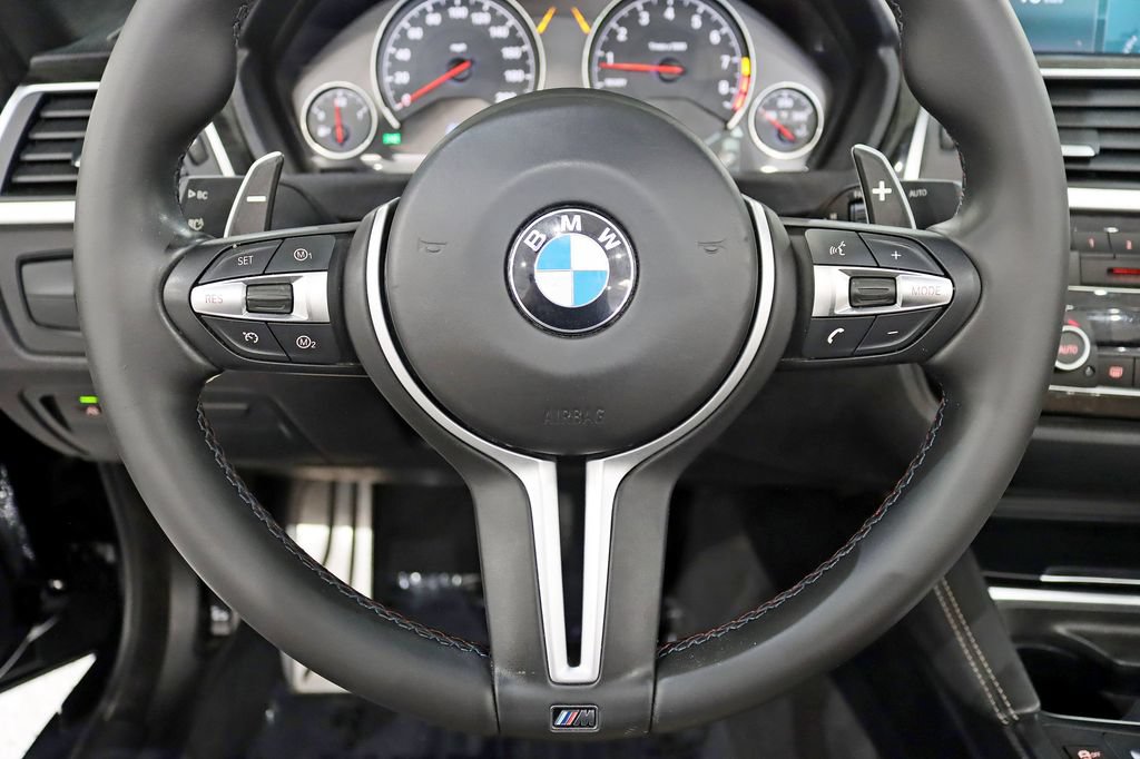 Used 2018 BMW M4 Convertible RWD image 17