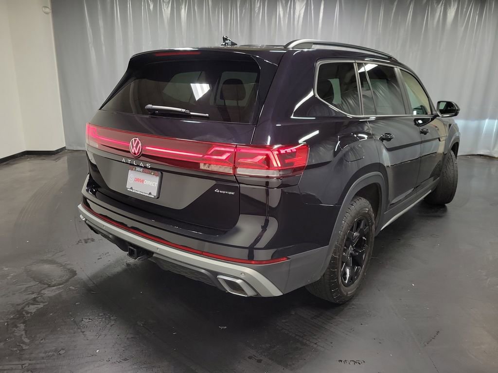 Used 2024 Volkswagen Atlas Peak Edition SE AWD/4WD image 8