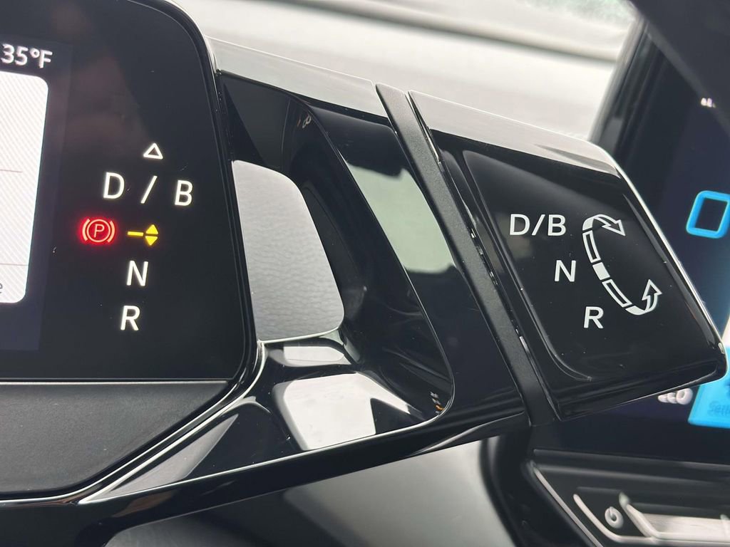 Used 2023 Volkswagen ID.4 Pro S Plus image 18