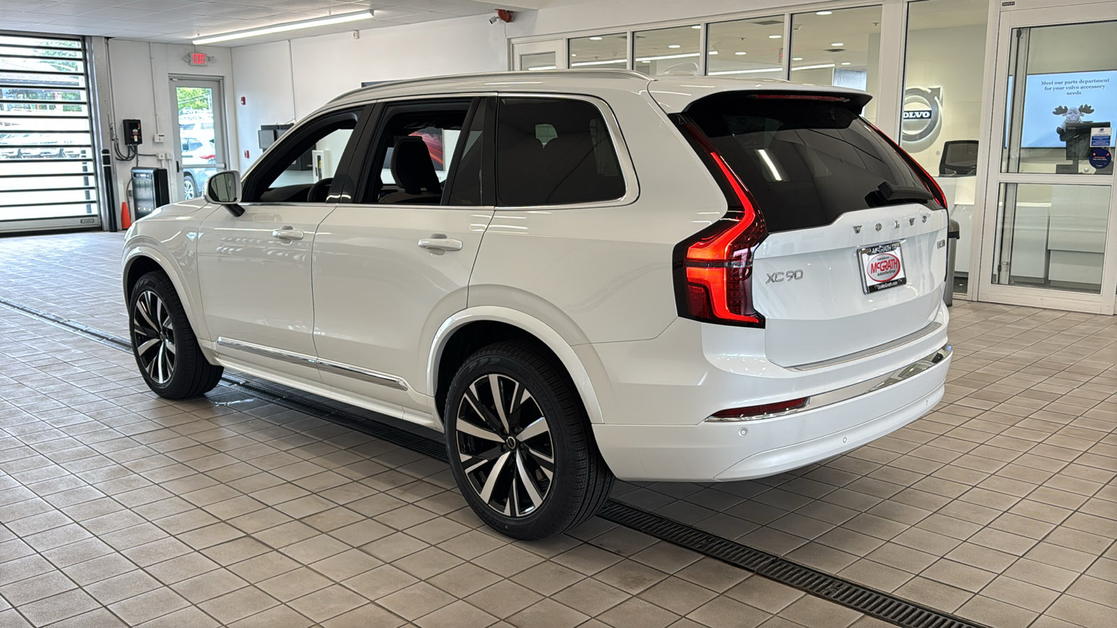 New 2026 Volvo XC90 B5 Core w/ Protection Package AWD/4WD image 7