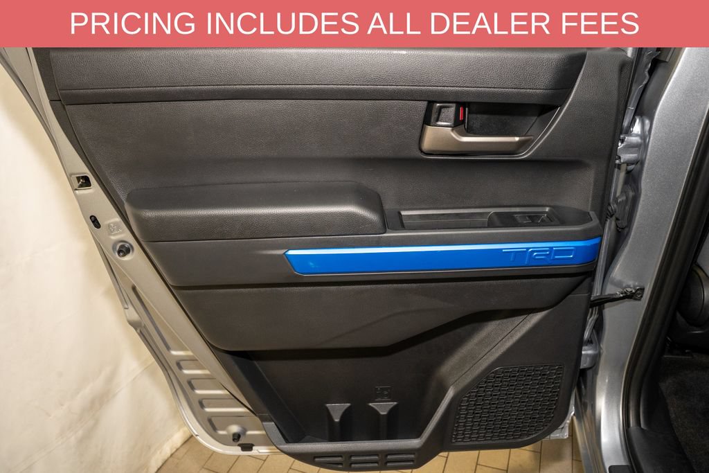 Certified 2025 Toyota Tacoma TRD Off-Road AWD/4WD image 8