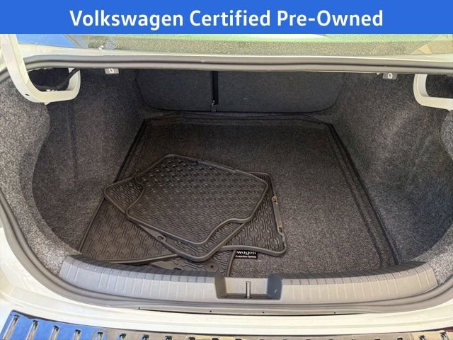 Certified 2025 Volkswagen Jetta SE image 17