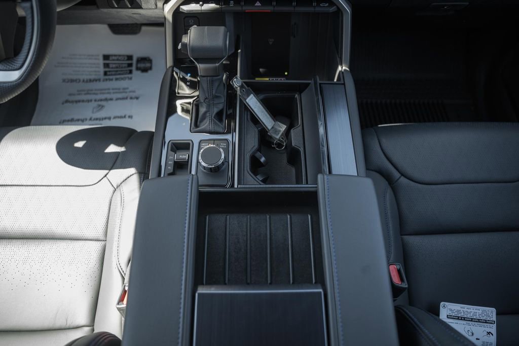New 2026 Toyota Tundra Platinum AWD/4WD image 28
