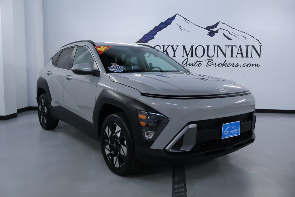 Used 2024 Hyundai Kona SEL image 1