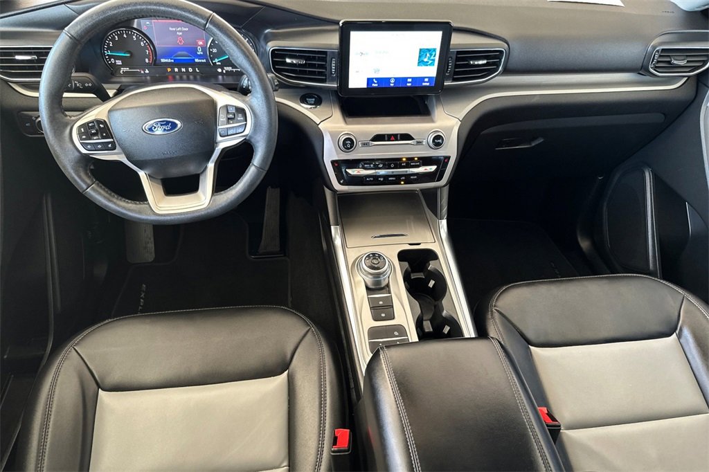 Used 2022 Ford Explorer XLT w/ Equipment Group 202A image 15
