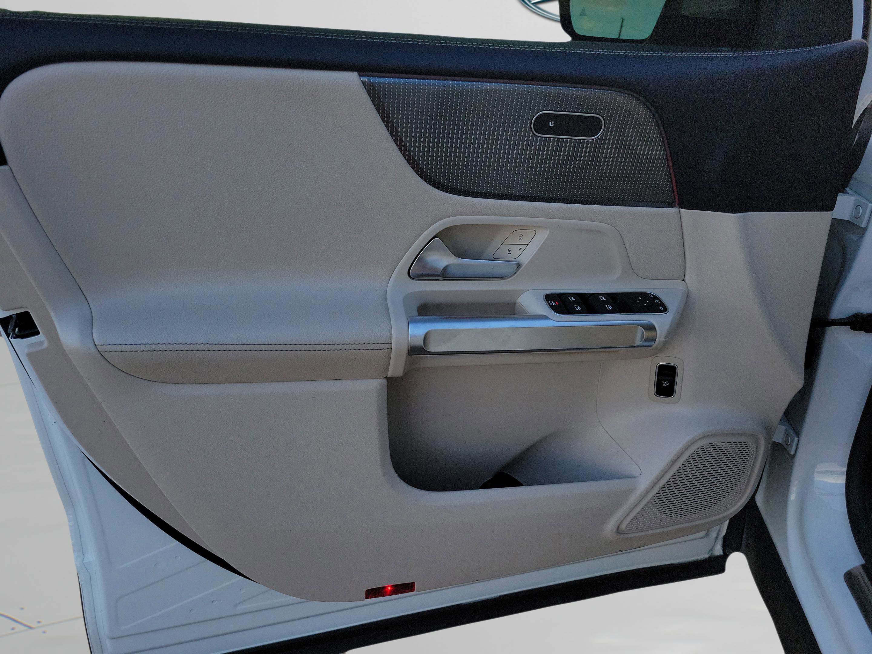 Certified 2022 Mercedes-Benz GLB 250 image 30