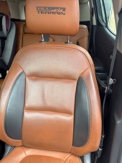 Used 2017 GMC Acadia SLT image 25