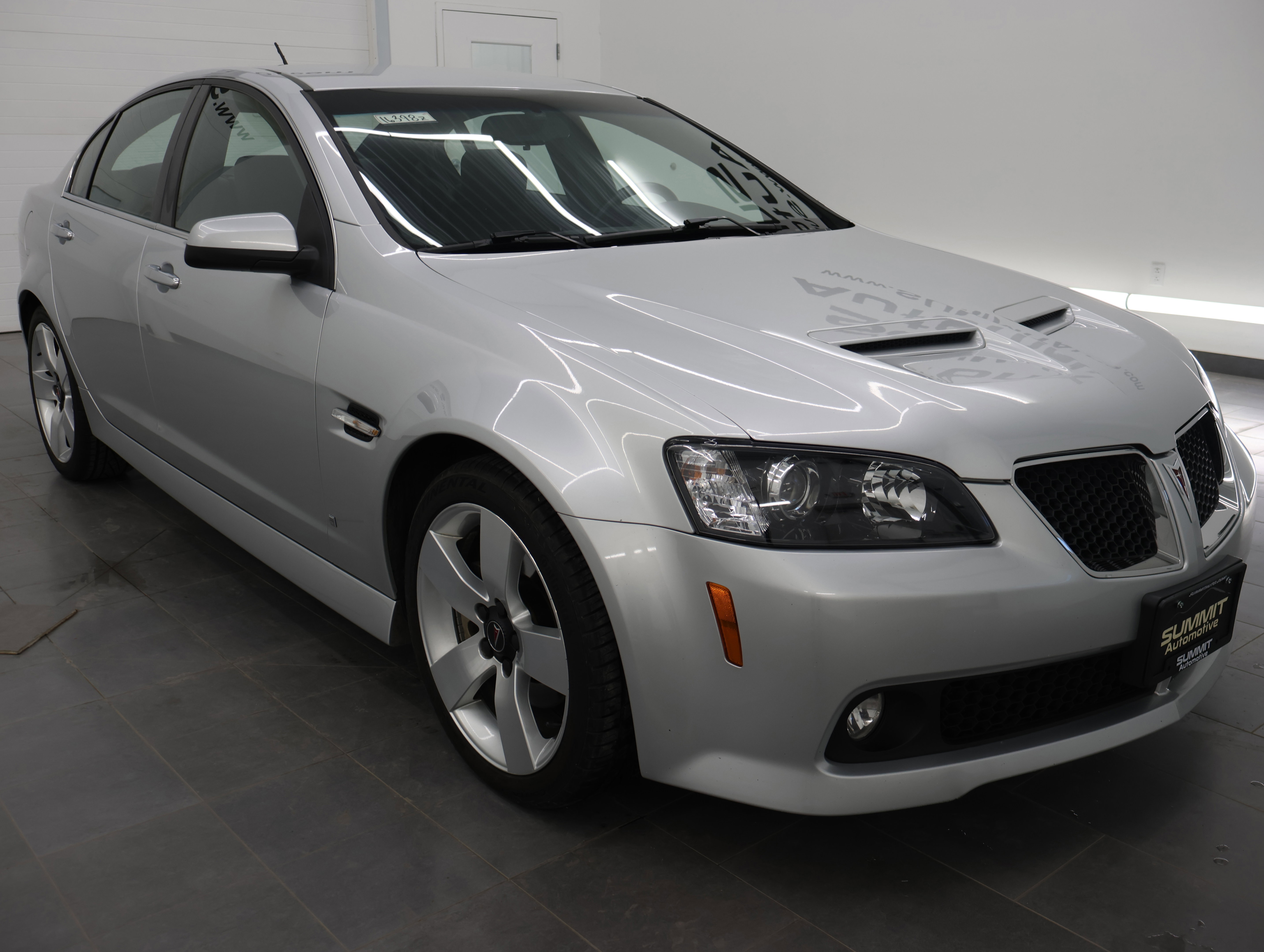 Used 2009 Pontiac G8 GT w/ Premium Package RWD image 2