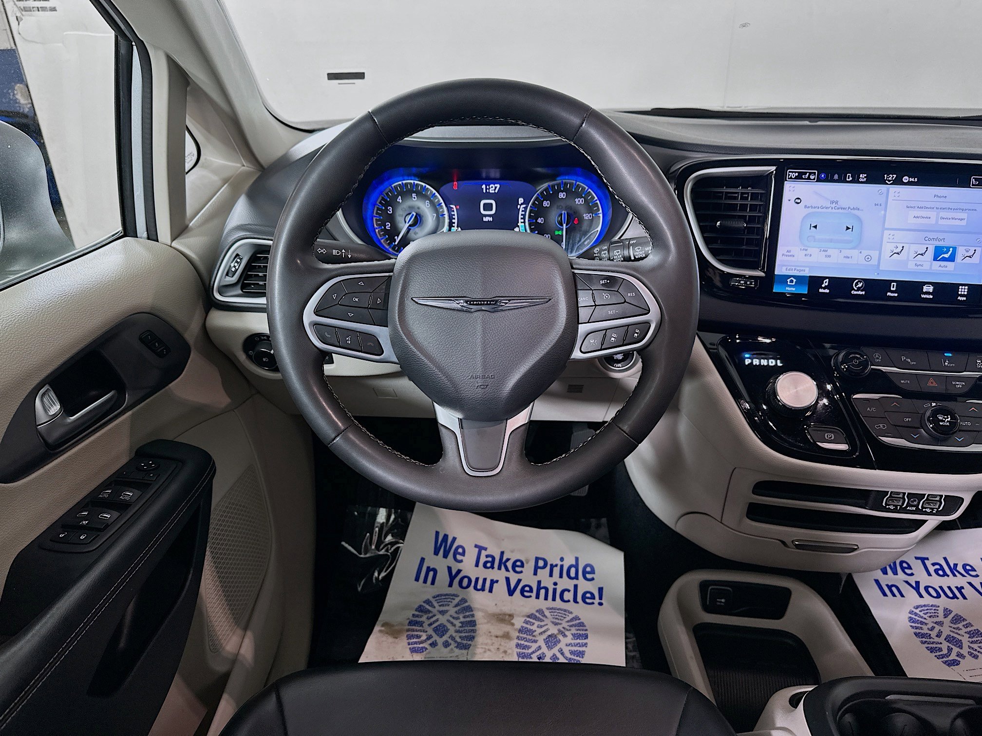 Used 2023 Chrysler Pacifica Touring-L image 20