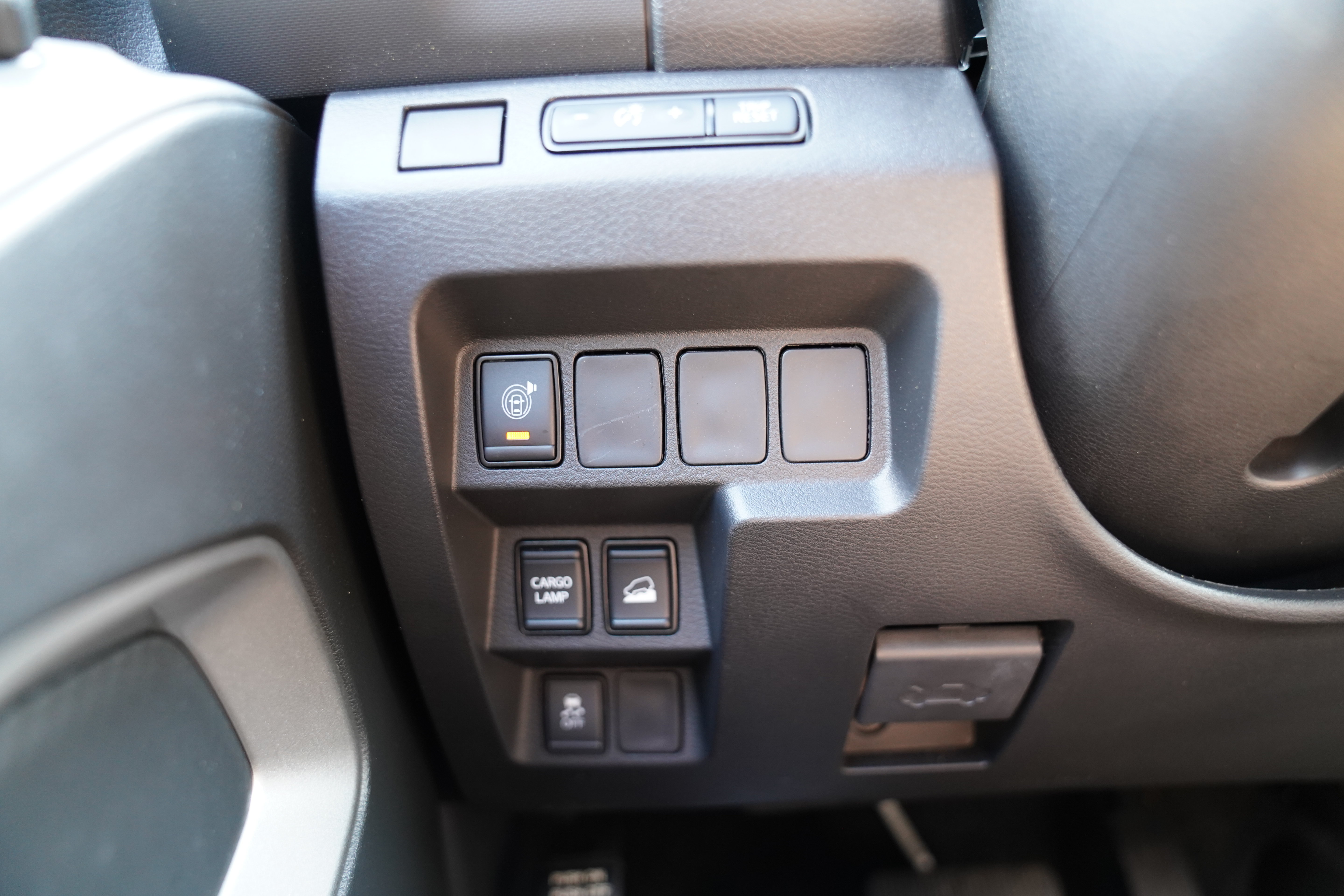 Used 2024 Nissan Frontier SV w/ Technology Package AWD/4WD image 31