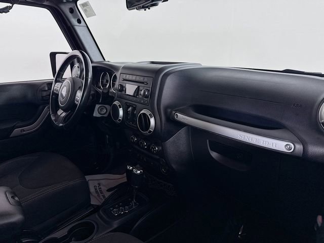 Used 2017 Jeep Wrangler Unlimited Sahara w/ Connectivity Group image 24