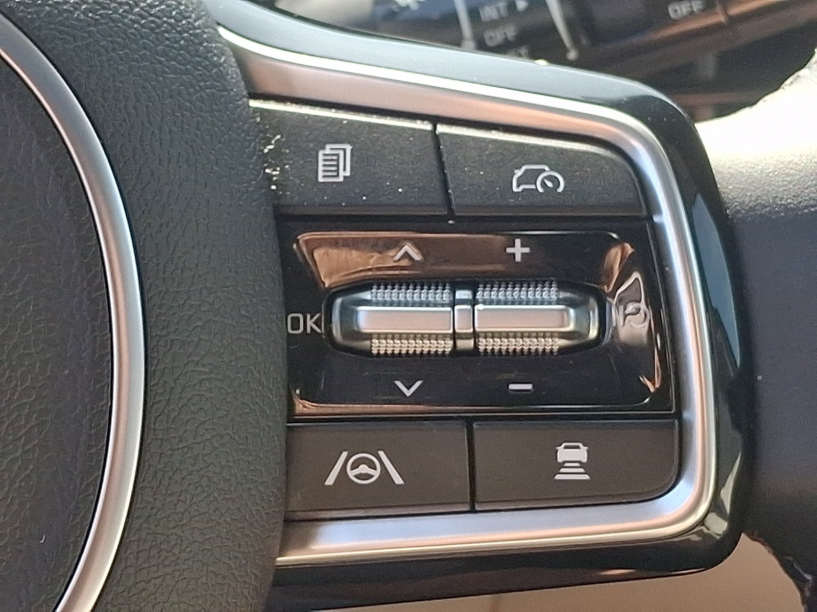 Used 2025 Kia Sorento S w/ Panoramic Sunroof Package AWD/4WD image 23