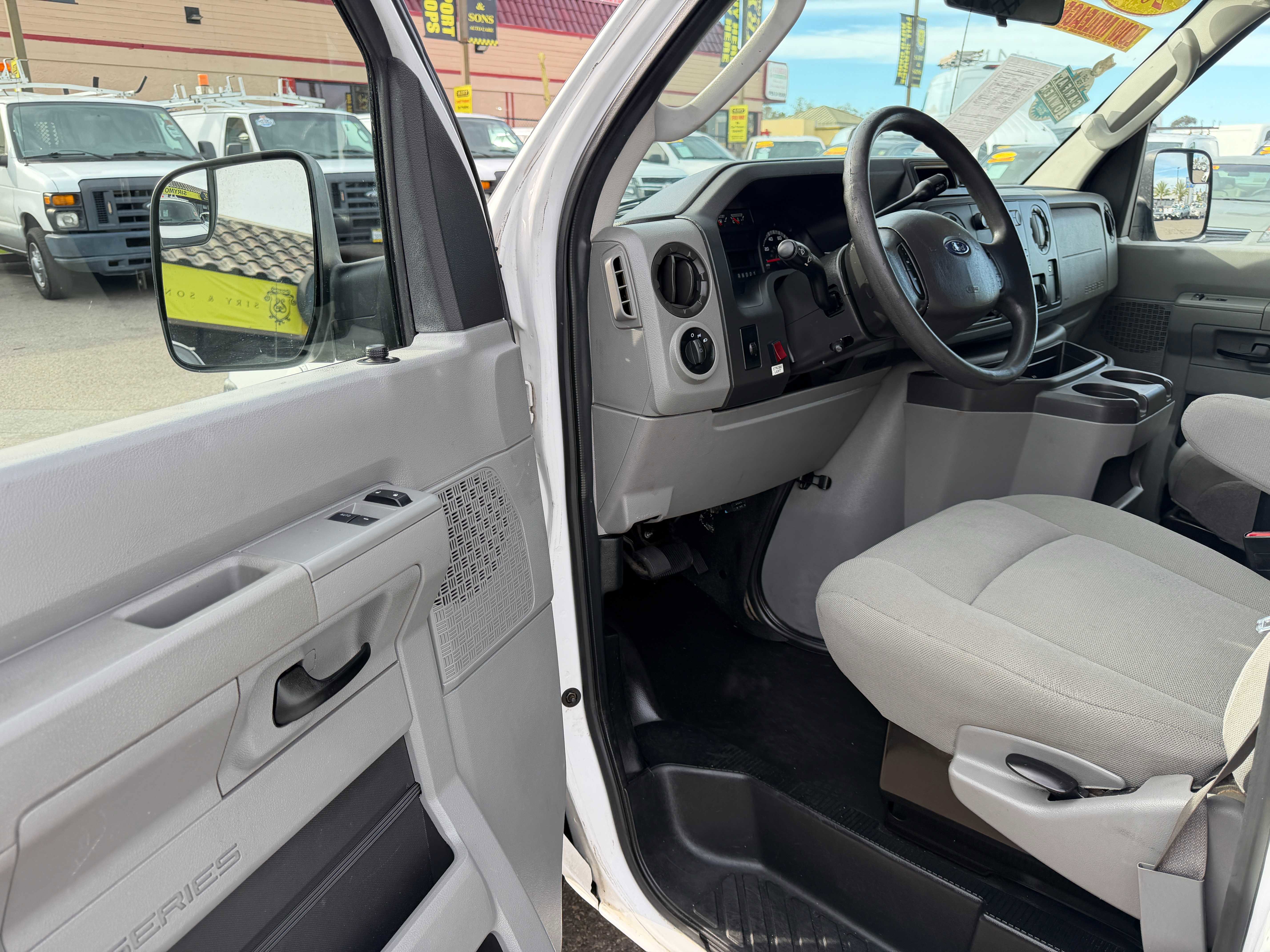 Used 2013 Ford E-150 and Econoline 150 RWD image 19