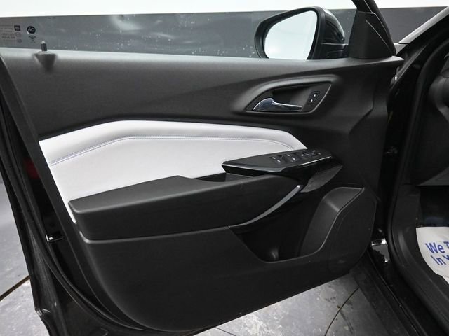 Used 2025 Chevrolet Trax LT image 26