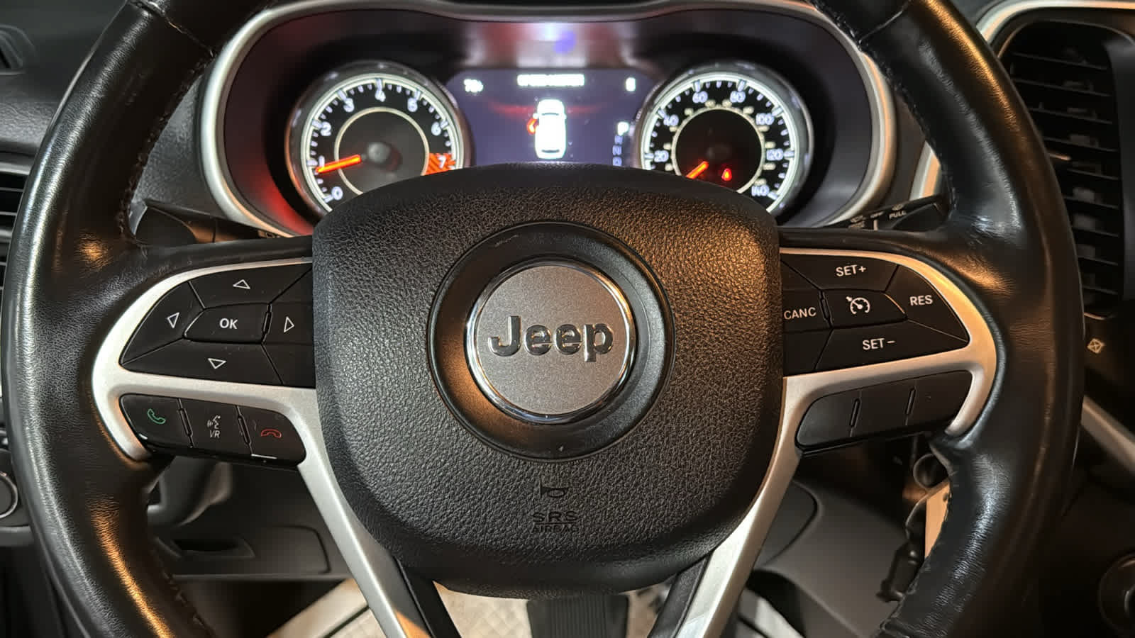 Used 2015 Jeep Cherokee Trailhawk w/ Leather Interior Group AWD/4WD image 9