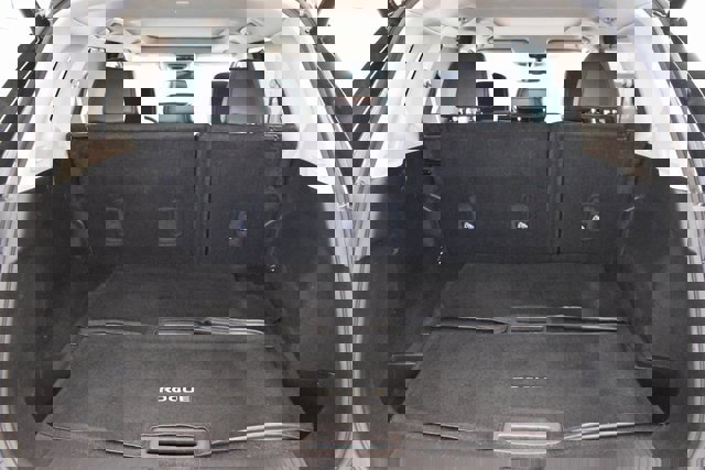 Used 2023 Nissan Rogue SL w/ SL Premium Package image 18