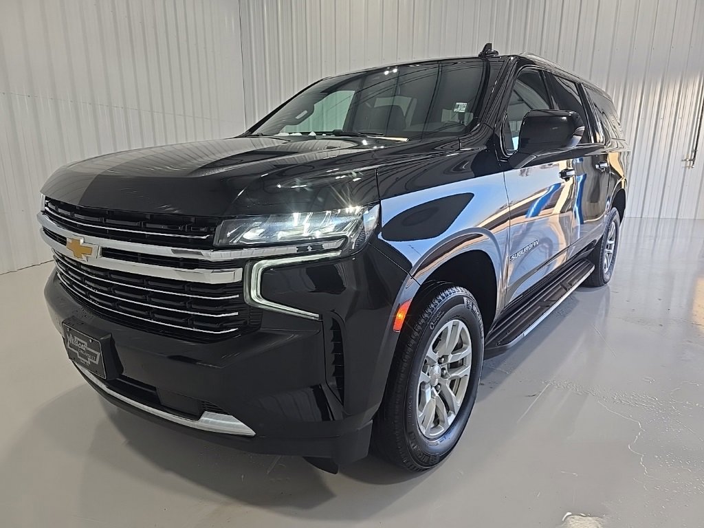 Used 2024 Chevrolet Suburban LT image 3