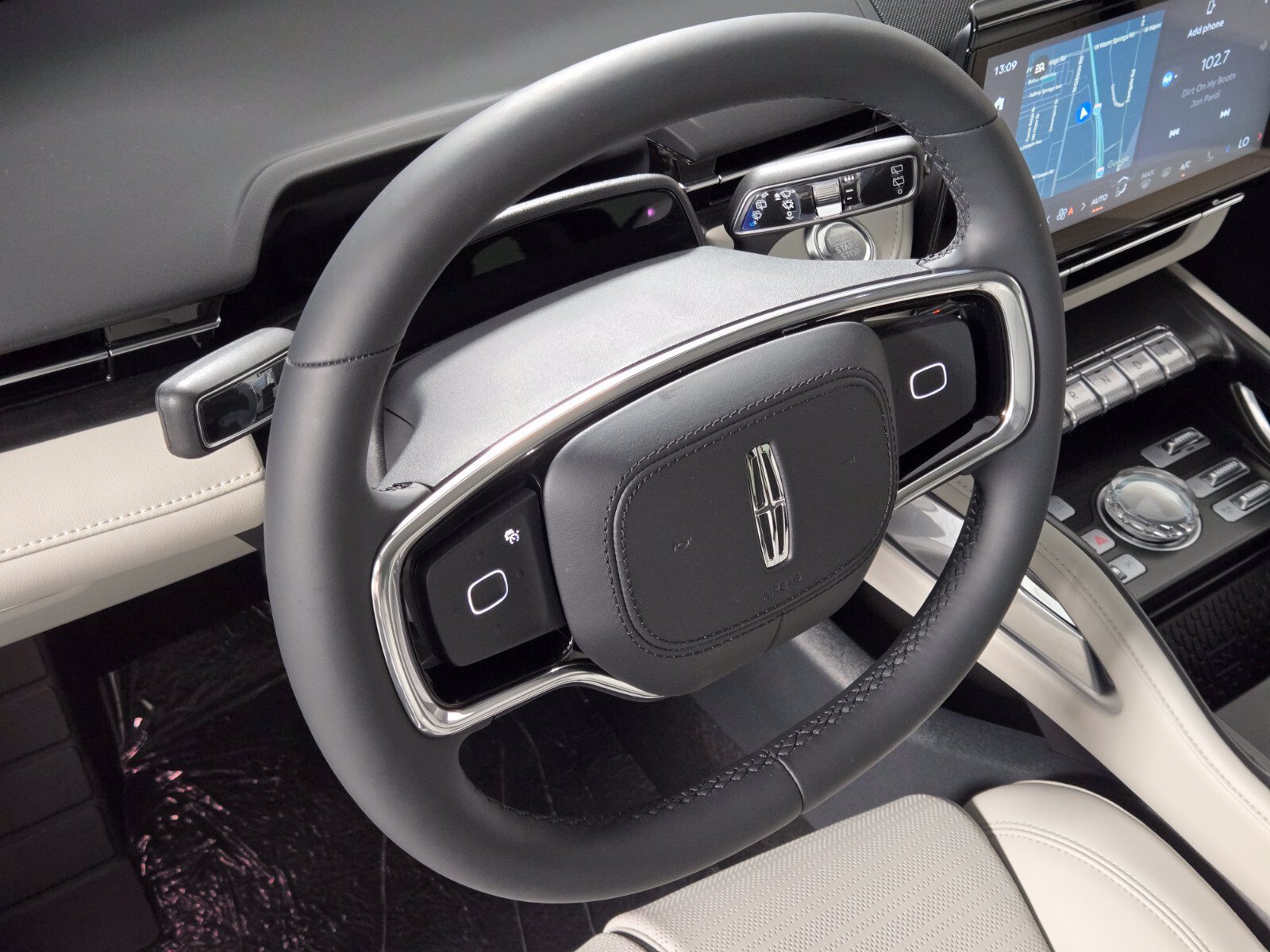 New 2026 Lincoln Nautilus Reserve AWD/4WD image 25