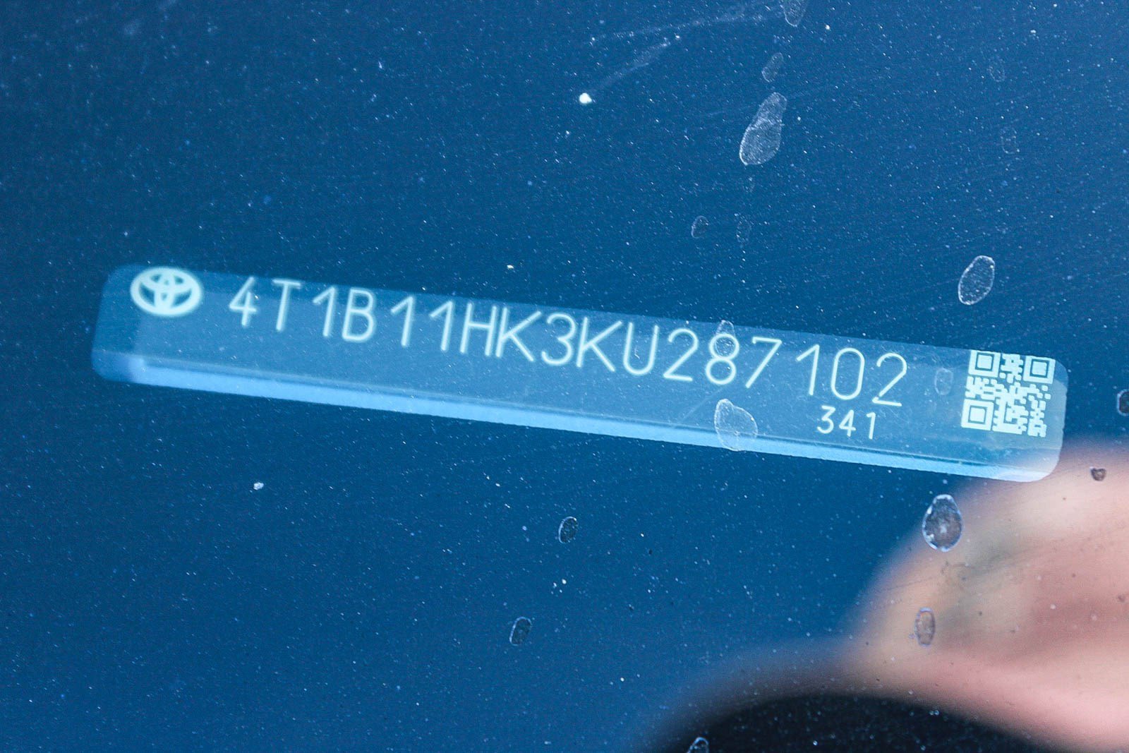 Used 2019 Toyota Camry LE image 2