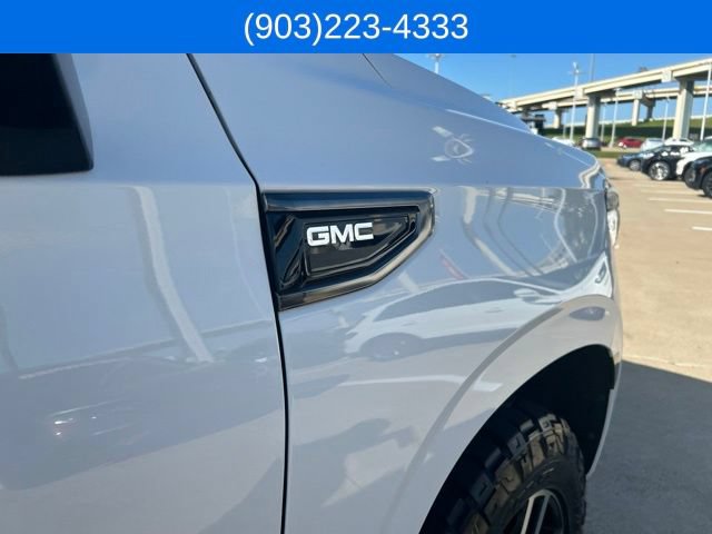 Used 2024 GMC Yukon AT4 w/ Technology Package AWD/4WD image 11